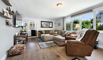 118 Poplar St, Bangor, ME 04401