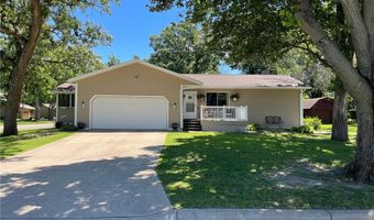 901 22nd Ave SW, Austin, MN 55912