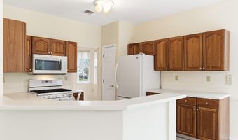 6 Swan Lake Ct, Barnegat, NJ 08005