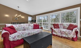 37 High St, Bradford, NH 03221