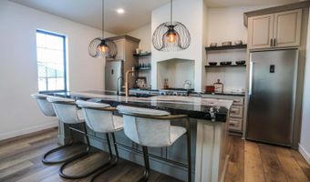 811 S Ibis St, Aberdeen, SD 57401