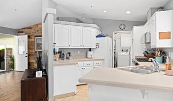 636 N Glen Oaks Dr, Alpine, CA 91901