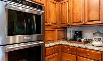 1200 River Pointe Dr, Albany, GA 31701