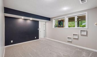 880 Whitney Dr, Apple Valley, MN 55124