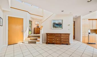 96 Starr Dr, Narragansett, RI 02882