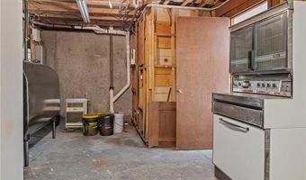 1 Rocky Crest Rd, Cumberland, RI 02864