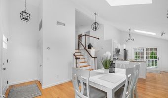 22 Hull St, Jamestown, RI 02835