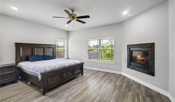 1010 Huntleigh Dr, Bentonville, AR 72713