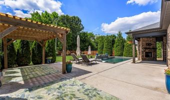 6008 SW Broadway St, Bentonville, AR 72713
