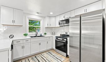 233 S Division St, Auburn, IN 46706