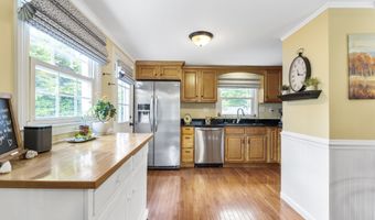 22 Rowe Pl, Bristol, CT 06010