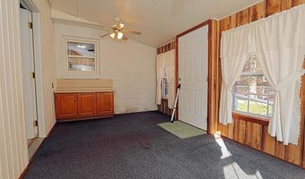 712 Duckett St, Advance, MO 63730