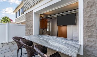 327 Sylvania Ave, Avon By The Sea, NJ 07717