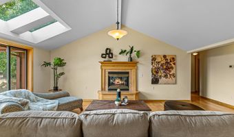 1042 Oak Knoll Dr, Ashland, OR 97520