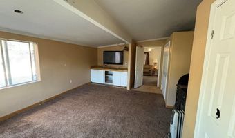 320 S 6th St, Challis, ID 83226