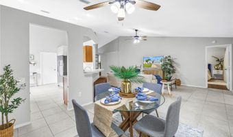 303 LAKEWAY Ln, Apollo Beach, FL 33572