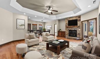 4 Pacifico Dr, Asheville, NC 28806