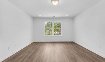 389 Southern Blvd, Bayville, NJ 08721