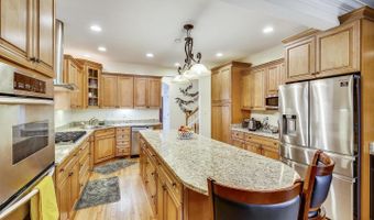 7513 HOLIDAY Ter, Bethesda, MD 20817