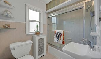 28 Sylvan Ave, Bergenfield, NJ 07621