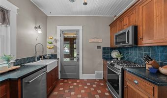 168 Castle Blvd, Akron, OH 44313