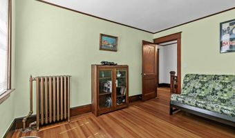 32 Thurston Ave A, Newport, RI 02840