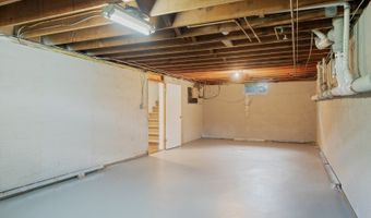 71 Reservoir Ave, Andover, NJ 07801