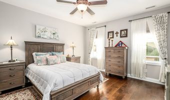 38 Greenridge Dr, Brookfield, CT 06804