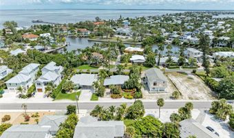 136 CRESCENT Dr, Anna Maria, FL 34216