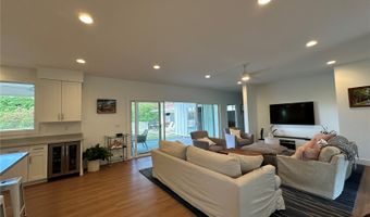 5872 Haleola St, Honolulu, HI 96821