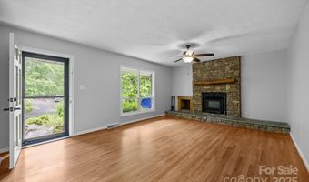 20 Summit Dr, Arden, NC 28704