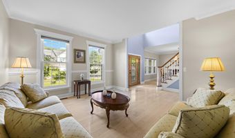 153 Vivas Dr, Barnegat, NJ 08005