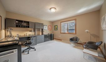 631 E MEADOW GROVE Blvd, Appleton, WI 54915