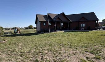 1524 Beechwood Dr, Aurora, NE 68818