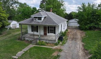 135 E Pine St, Albion, IL 62806