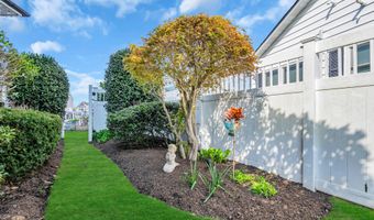 221 Magnolia Dr, Bayville, NJ 08721