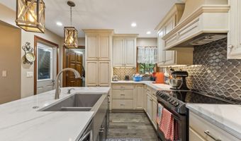 209 River Dr, Bloomfield, IN 47424