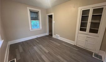 1127 Maplewood Ave, Ambridge, PA 15003