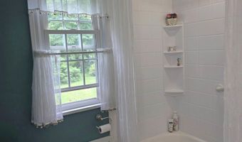 72 Green Mdw, Brattleboro, VT 05301
