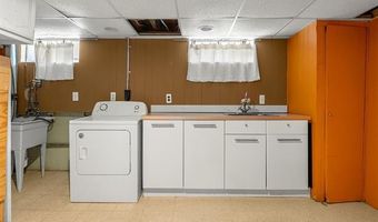 9299 Becker Ave, Allen Park, MI 48101