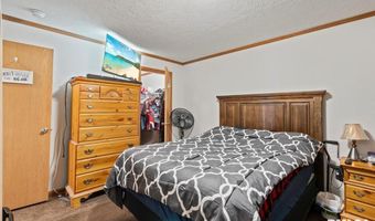 524 6TH St, Andover, IL 61233