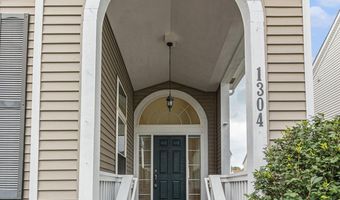 1304 N Bay Dr, Ann Arbor, MI 48103