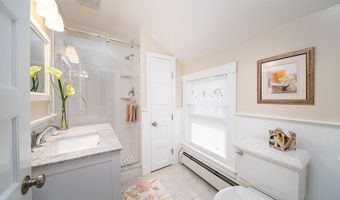 40 Vine St, East Greenwich, RI 02818