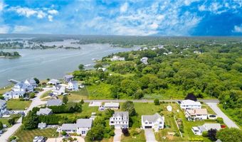 8 Green Acres Dr, Narragansett, RI 02882