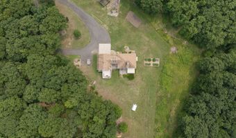13 Woodridge Dr, Barkhamsted, CT 06063