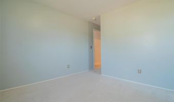507 Glenmeadow Dr, Ballwin, MO 63011