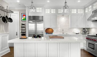 50 School St 7, Newport, RI 02840