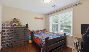 5 County St, Berkley, MA 02779