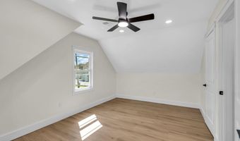 16 Larboard St, Beachwood, NJ 08722