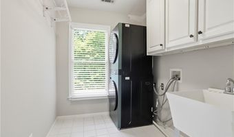 355 Chelsey Ct, Alpharetta, GA 30004